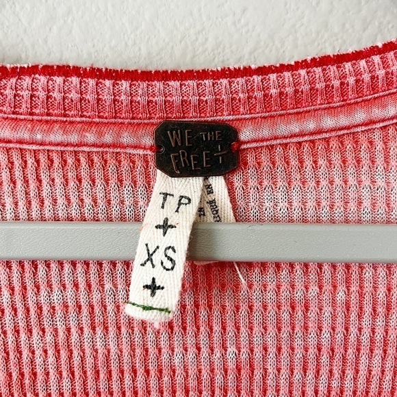 Free People We the Free Kai Burnout Thermal Henley High Low Top Red Size XS - Picture 6 of 12